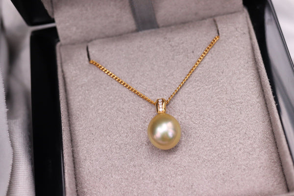 South Sea Pearl and Diamond Pendant in 18K Yellow Gold