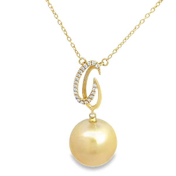 South Sea Pearl and Diamond Necklace in 18K Yellow Gold